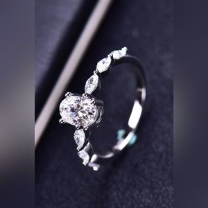 1 Carat Moissanite Oval Ring